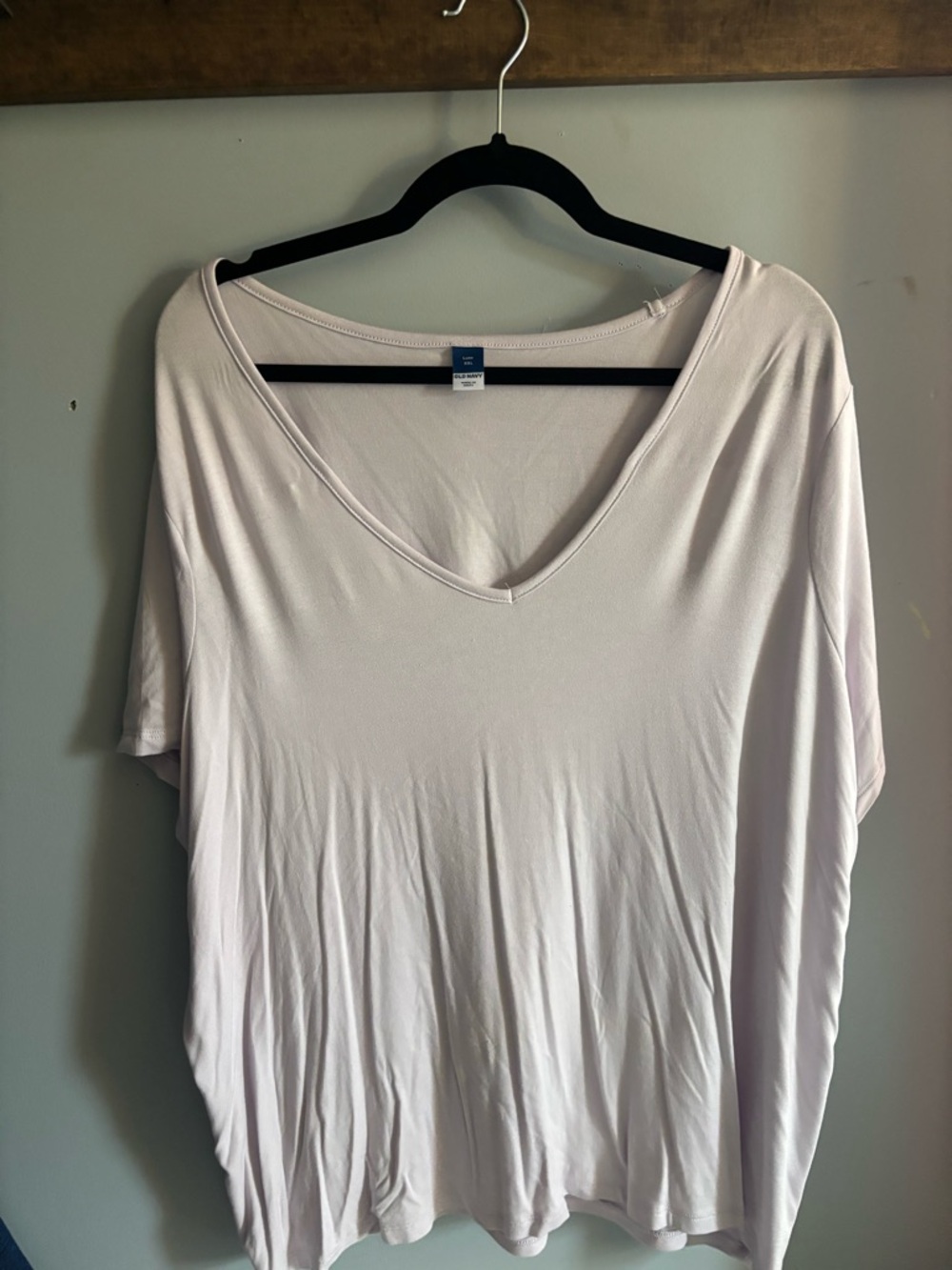 Old Navy Women's V-Neck Short Sleeve Tee in Pale Lilac